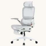 SIHOO B100 Pro Sedia Ergonomica da Ufficio con Poggiapiedi, Sedia da Scrivania Supporto Lombare 4D, Sedia per Computer Poggiatesta 3D, Braccioli Pieghevoli 4D, Reclinazione 90-135°, Bianca