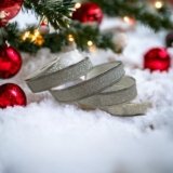 Nastro Natalizio brillantato (25 mm larghezza),con bordo in metallo, per Confezioni Regalo di Natale, Compleanno, Nastro decorativo, Cucito, Hobby e fai da Te (2,7M) Argento