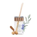 Profumatore per ambiente di design QC Terme Aria Chamonix 500 ml, diffusore a bastoncini, fragranza alla genziana, legno di cedro, noce moscata, eucalipto e cannella