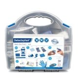 Detectaplast Kit di pronto soccorso per la ristorazione, kit di pronto soccorso per medicare le ferite, valigetta di pronto soccorso: cerotti, benda, nastro, spray disinfettante, 157 pezzi