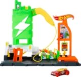 Hot Wheels City Track Set, Super Recharge Fuel Station Playset with EV Chargers & 1:64 Scale Toy Car
