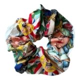 Elastico per Capelli Scrunchie, Stampa Siciliana Tradizionale, Motivo Floreale e Geometrico, Multicolore (Bianco_Teste di moro)