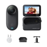 Insta360 GO 3S Nero Notte (128GB) – Cam 4K per vlogging, POV a mani libere, montaggio magnetico, stabilizzazione, 140 minuti di autonomia, impermeabilità fino a 10 m, editing IA
